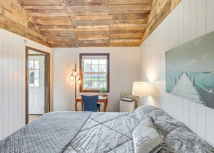 Fishing Pond Access: Pet-Friendly Lorena Studio