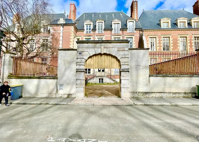 Orleans - Le Royal - Lumineux - Stationnement