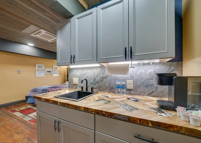 Central Texarkana Studio Rental W/ Railroad Views!