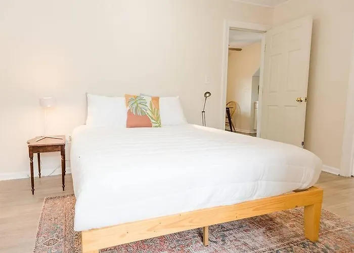 Kinston Hideaway
