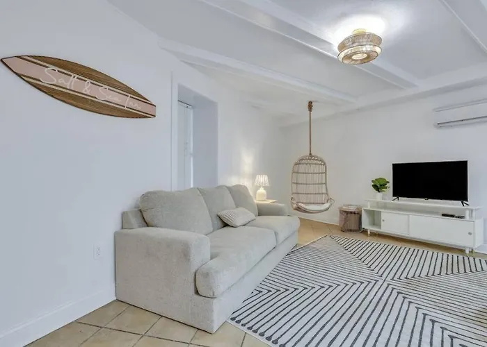 Salt & Sea Inn Unit B-1 Bed 1 Ba Condo W/Pool