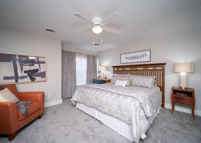 New Beautiful 3 Bedroom Condo In Bettendorf