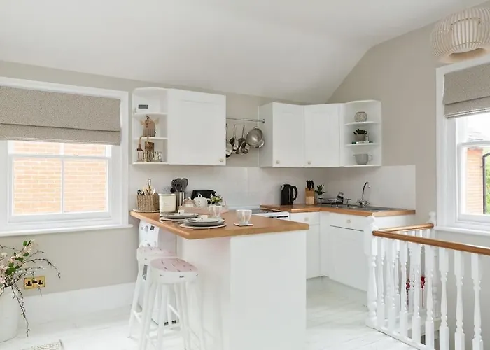 Stylish And Homely 1 Bed Edwardian Coach House
