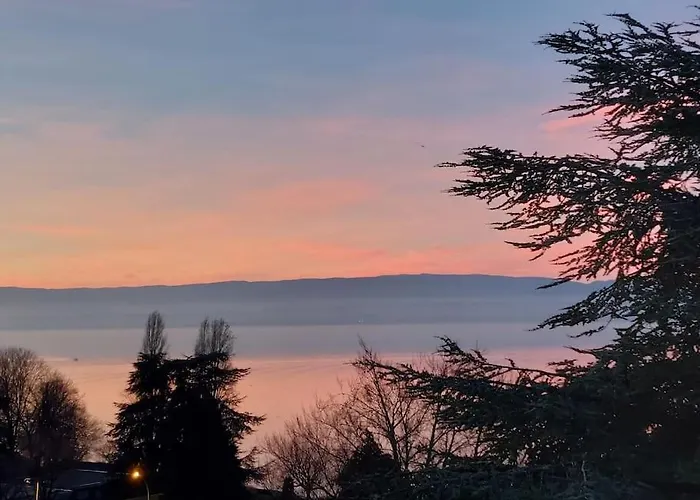 Le Mirabeau Vue Lac