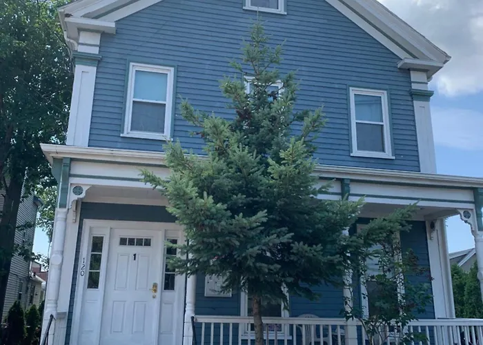 Beautiful 2-Bedroom, 2-Bath Townhouse
