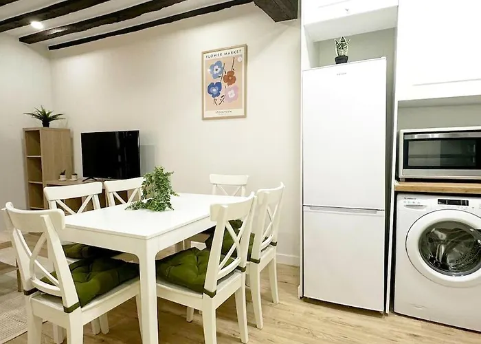 Apartamento De Diseno En Laredo Centro