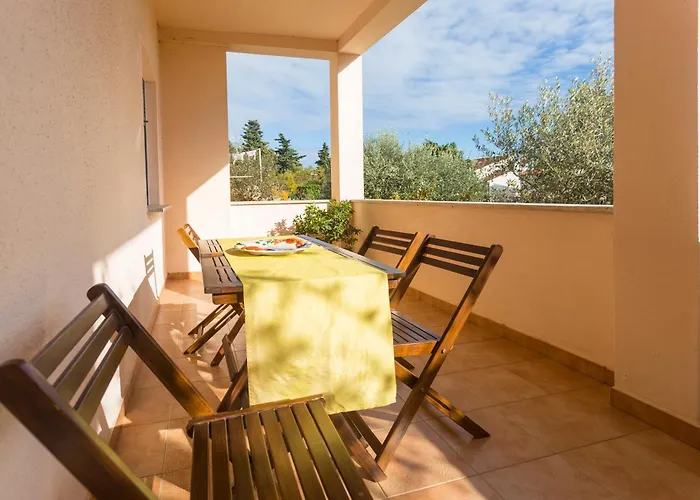 Spacious And Bright Apartment- Silvio 1