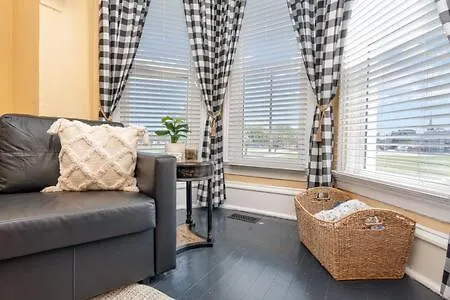 Beautiful Downstairs 1Bed 1Bth Charmer- Pet Friendly