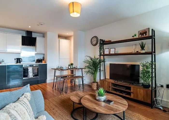Central Maidstone Contractor Flat