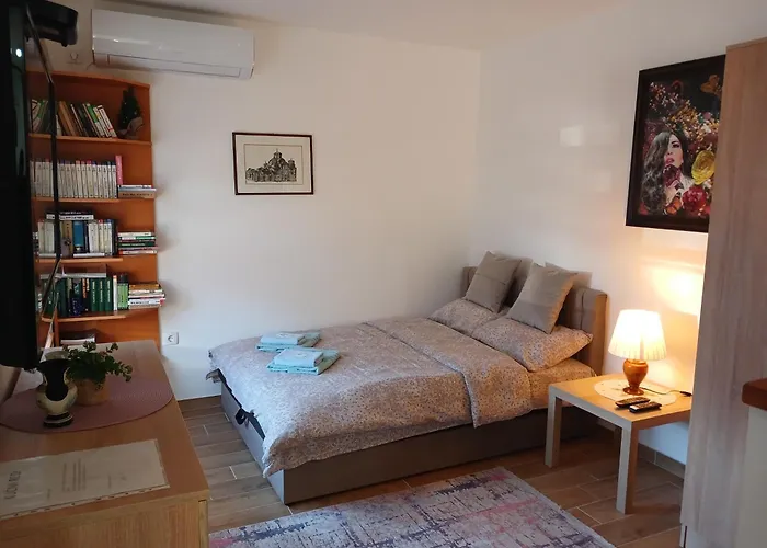 Deluxe Studio & Apartments Alexander