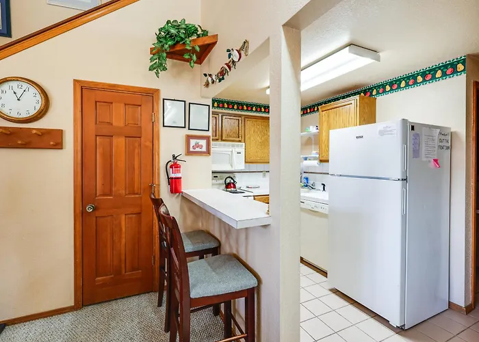 Warm Mccall Condo: Half-Mile To Payette Lake!