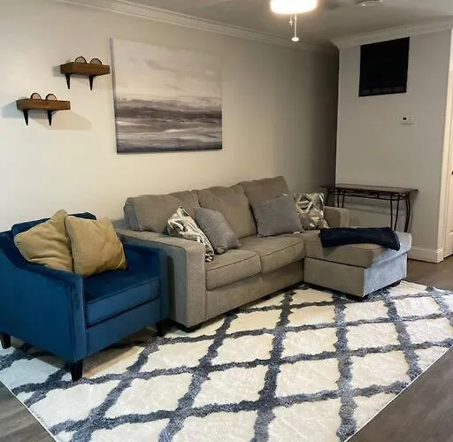 Cozy1King1Queen/1.5Bth2Min Frm Uptown