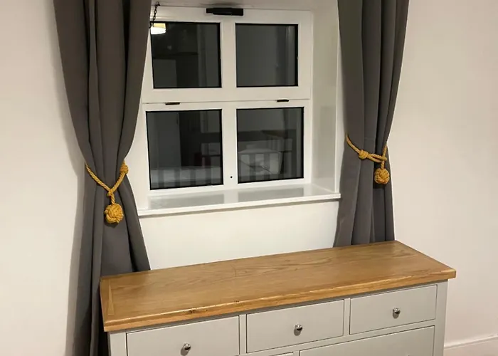 Apartment 12, Sea Wharf