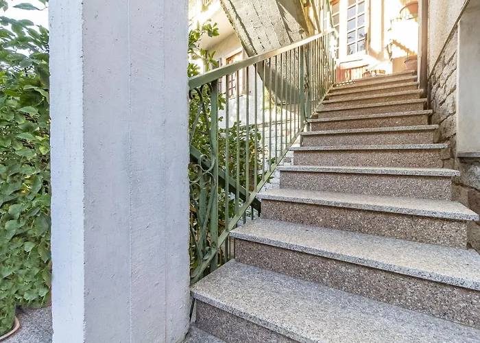 Exclusive Roth Apartments