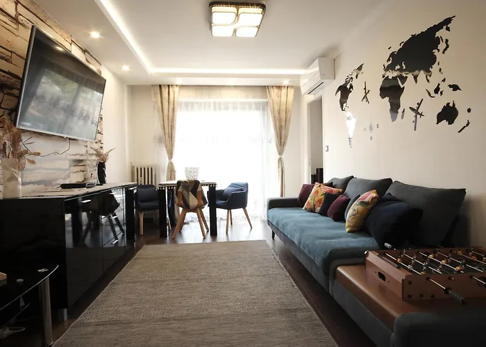 Charming Ac 2-Bedroom Apartment Antibes City Center Family, Couples Friendly