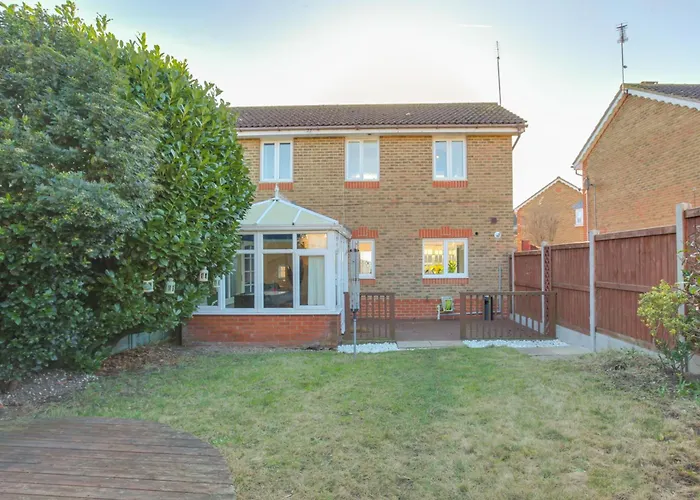 Cosy Two Bedroom House - Chelmsford - Free Parking And Wifi