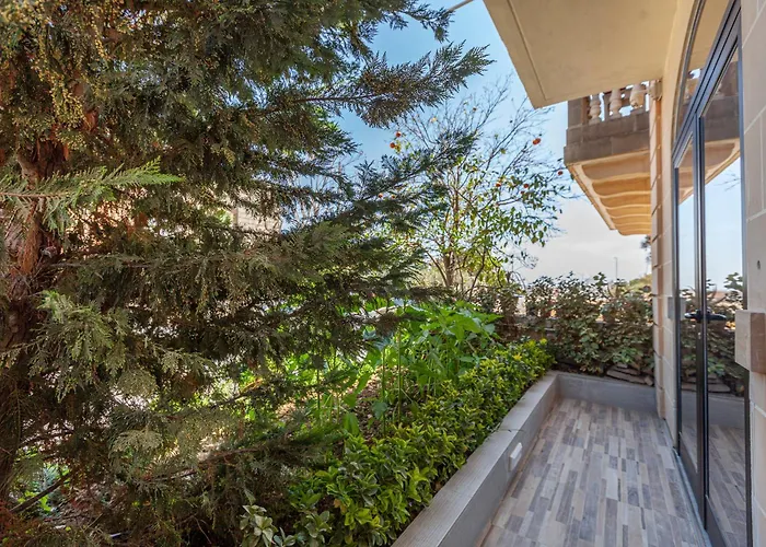 Modern & Lovely Studio - Prime Location