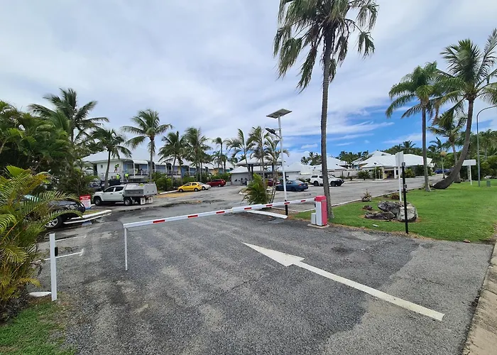 Dolphin Heads - Resort Unit - Absolute Beachfront! - Whitsunday Getaway!