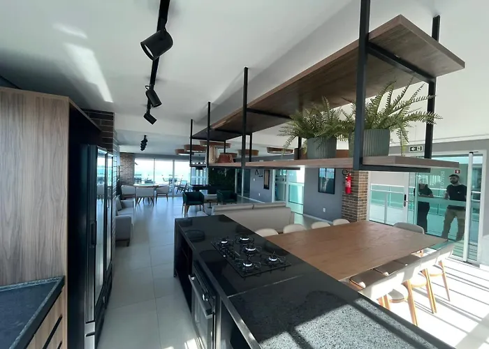 LUXUOSO APARTAMENTO BEIRA-MAR COM SACADA em MACEIÓ