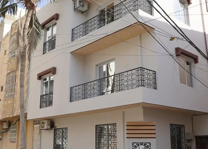 Luxurious Family Apartment Cp Berar Society Near Dhorajee