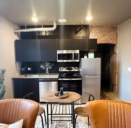 Stylish Studio-Free Parking, Prime Location