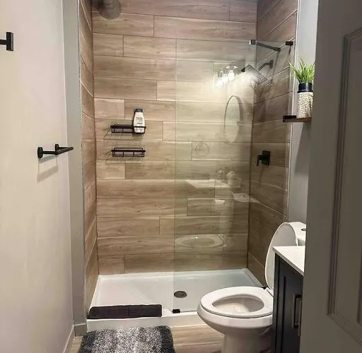 Stylish Studio-Free Parking, Prime Location