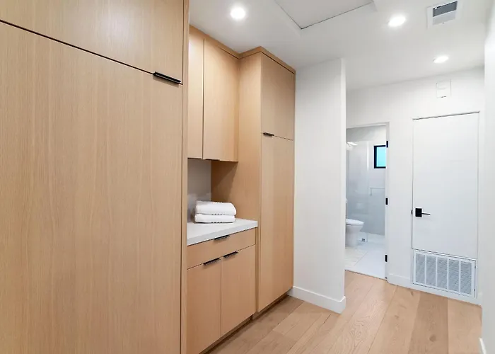 Dazzling Modern Home Close To Downtown Palo Alto And Stanford