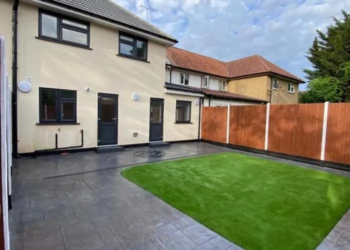 The Royal Boutique Oxford Lodge By London Sleep 6
