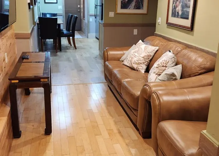 Two Bedroom Few Blocks From The Beach And Tropicana Casino