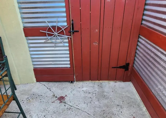 Two Bedroom Few Blocks From The Beach And Tropicana Casino