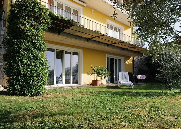 Casa Navla' Appartamenti "Ulivi"- "Fiori" -"Velieri"-"Luna"-"Nido"-"Taverna"