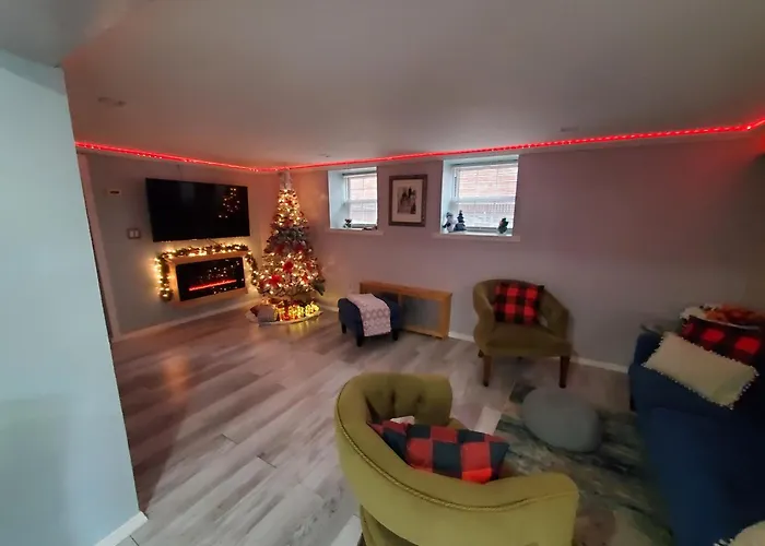 Lovely 2 Bedroom Apartment With 2 Entrance And Parking With A Fee