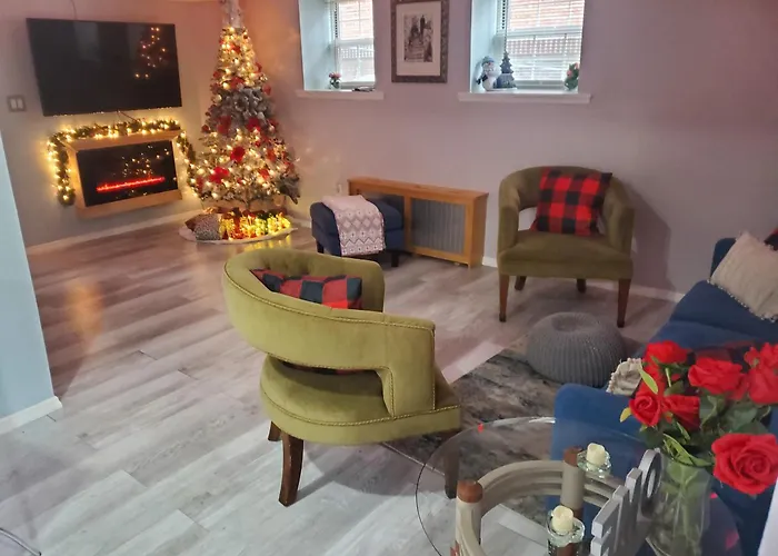 Lovely 2 Bedroom Apartment With 2 Entrance And Parking With A Fee
