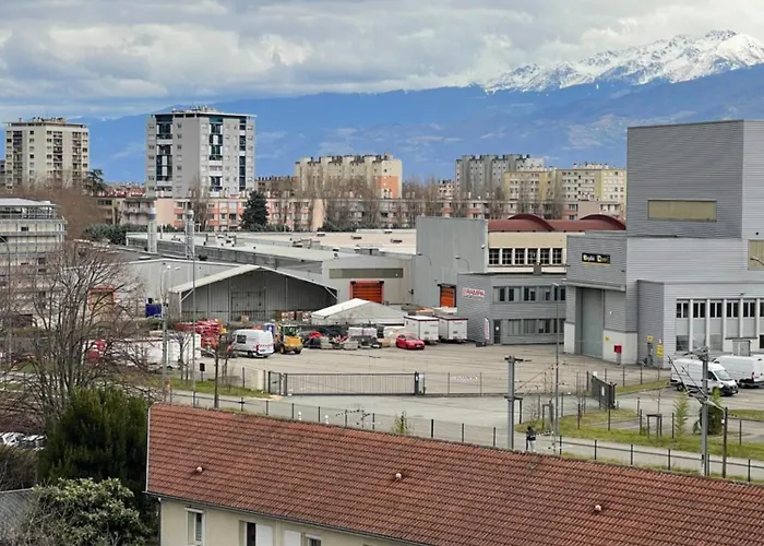 Alpes Nest -Duplex 2 Chambres 3 Lits Parking Gratuit Clim Mobile