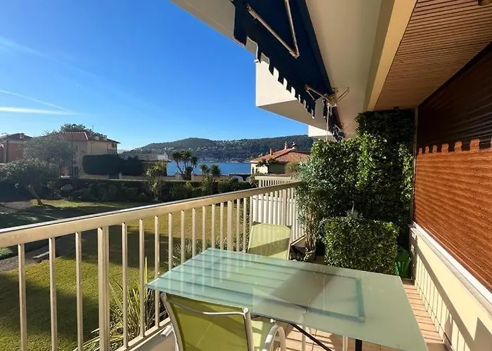 Vue Mer Saint-Jean Cap Ferrat: Seaside Comfort for Four