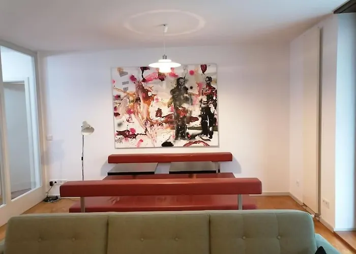 Exklusive Wohnung In Architekten Villa, Naehe Theater