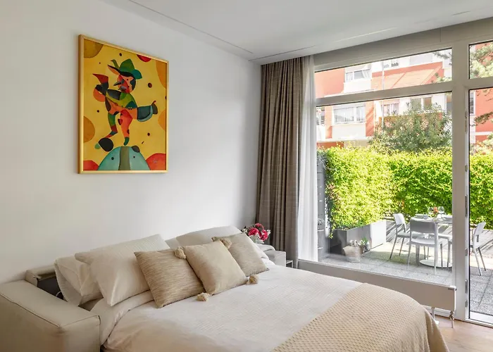 Lake Modern Suites - Free Parking