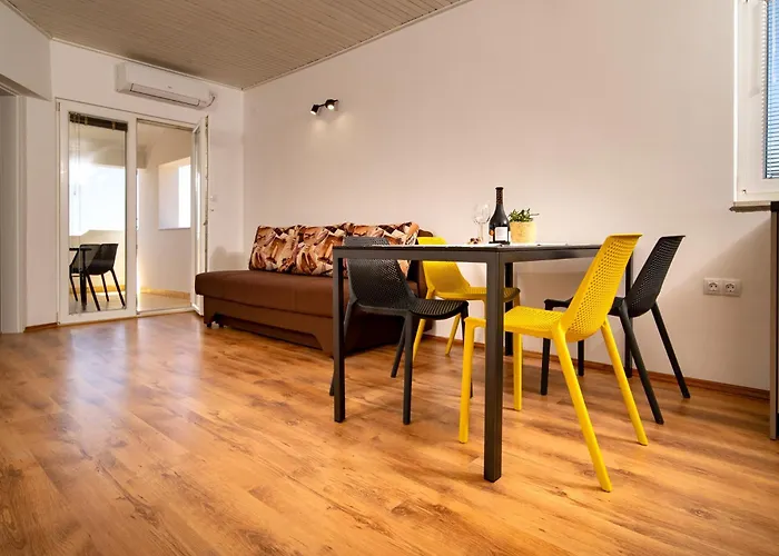 Apartments & Rooms Fam Ribaric