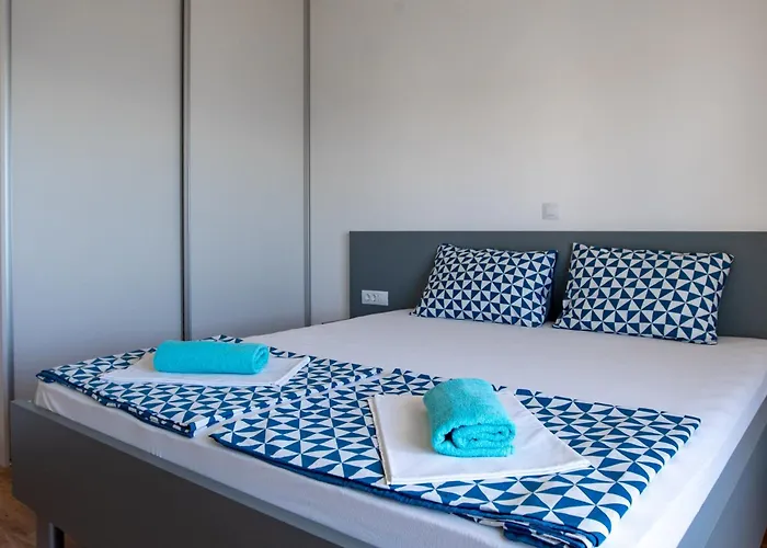 Apartments & Rooms Fam Ribaric