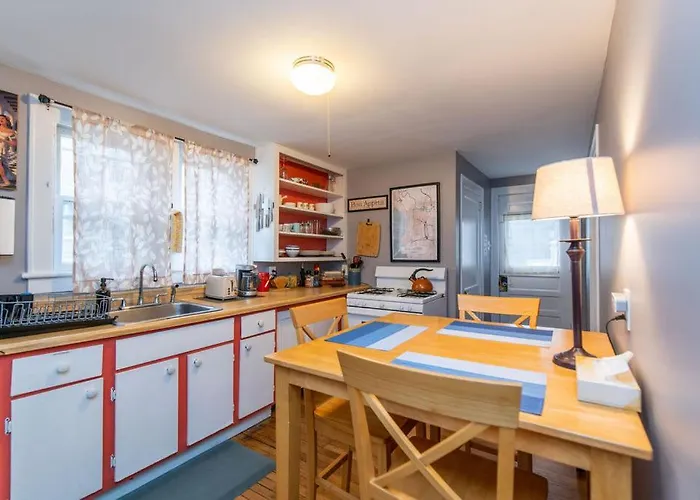 Perfectly Located Private Apartment