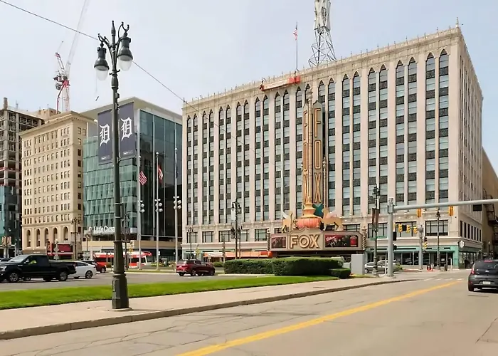 Heart Of Detroit Gem! 2Br Apt