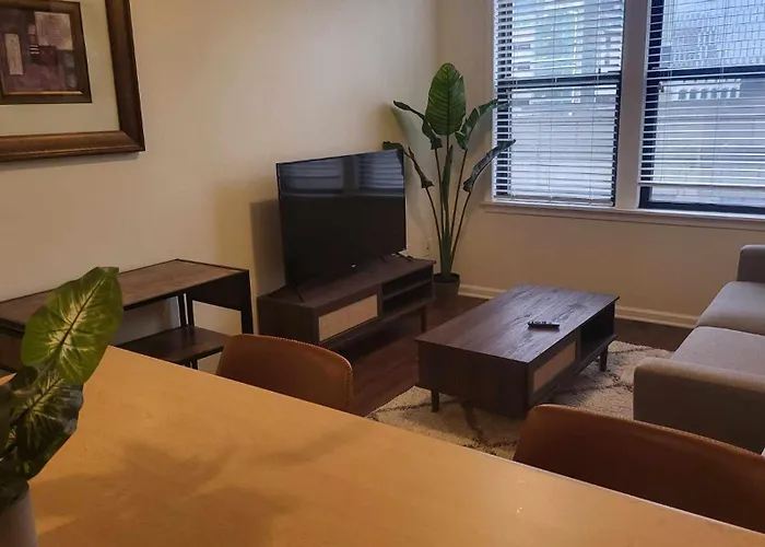 Heart Of Detroit Gem! 2Br Apt