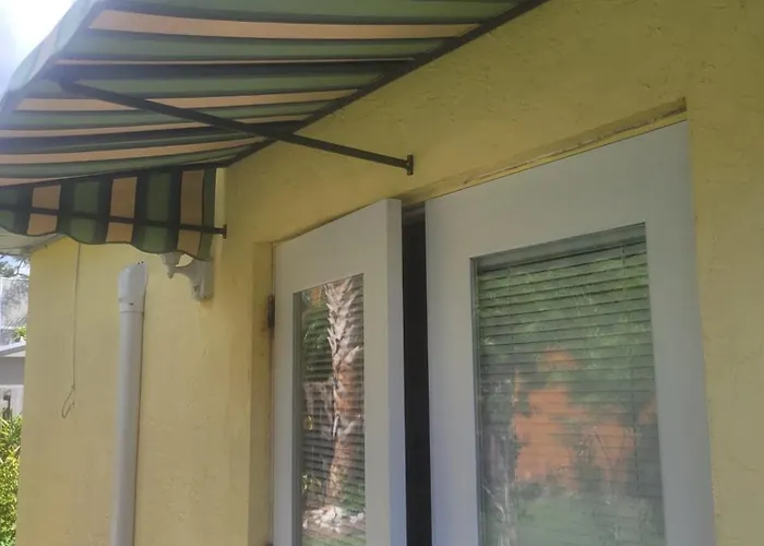 ~ Cozy In-Law Apartment Close To Siesta Key ~