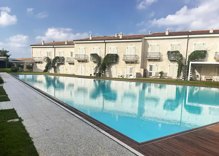 Like At Home N 12 Poolside Garden Apartment