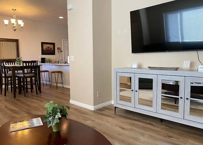 Luxurious Condo At The Springs By Cool Properties