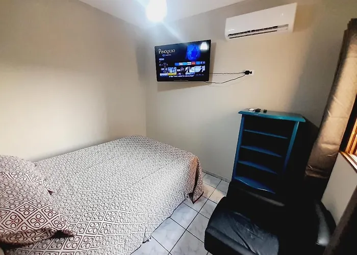 2 Quartos Com Ar - Apto Em Condominio