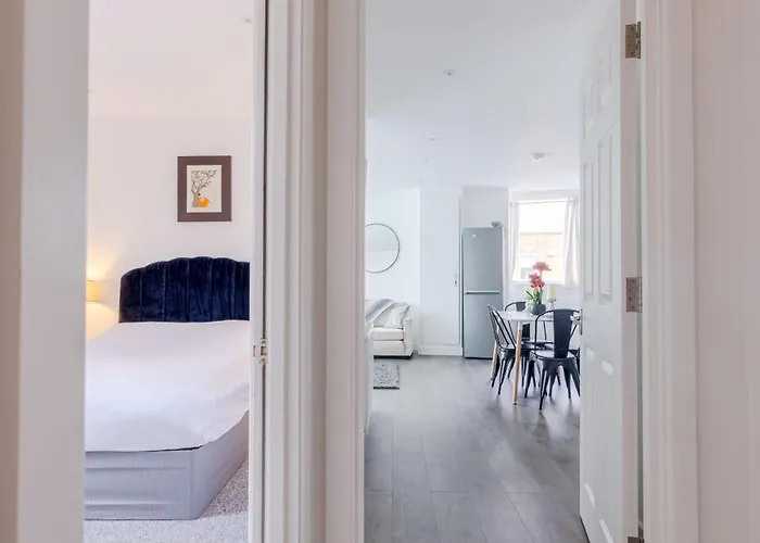 Boutique Vertigo Apartment Central Kingston/London