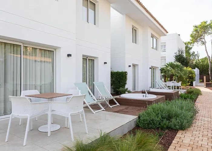 Cabot Las Velas Apartments