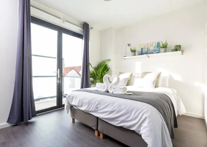 Family Executive Studio With Balcony Open Delft Utopia Flora 20F