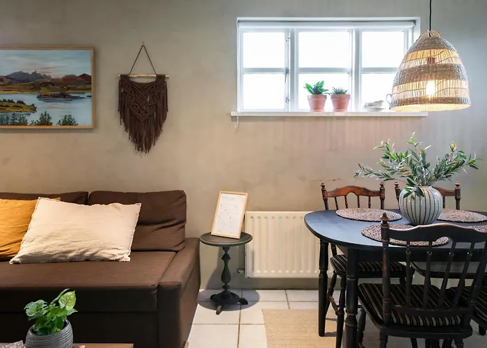 Old Charm Apartment - Keflavik Downtown